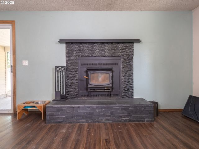180 E 4TH St, Lafayette, OR 97127