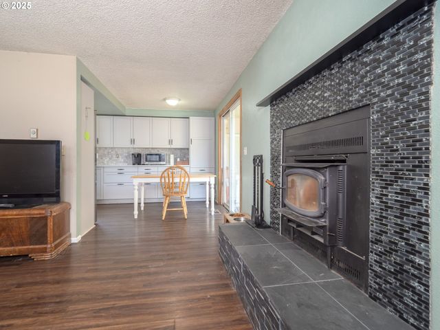 180 E 4TH St, Lafayette, OR 97127