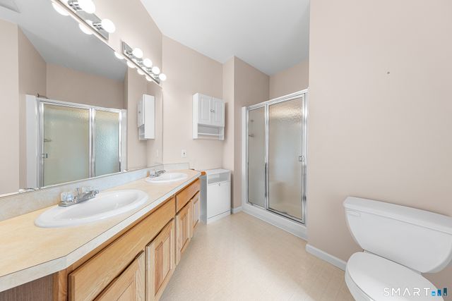 177 Thistle Pond Drive 177, Bloomfield, CT 06002