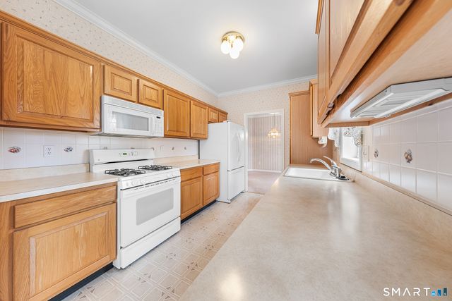 177 Thistle Pond Drive 177, Bloomfield, CT 06002