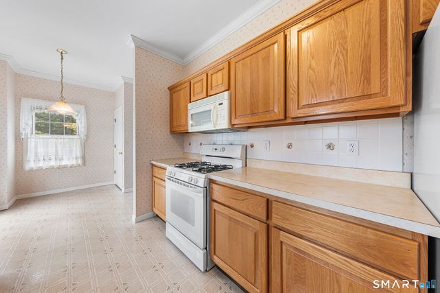 177 Thistle Pond Drive 177, Bloomfield, CT 06002