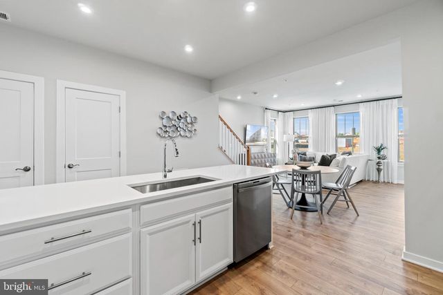 1108A DABNEY DR, Manassas Park, VA 20111