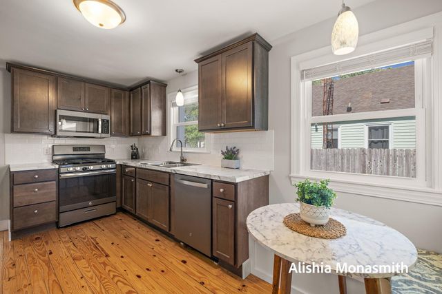 938 Colfax Avenue, Grand Haven, MI 49417