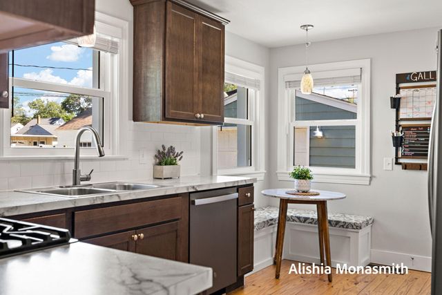 938 Colfax Avenue, Grand Haven, MI 49417
