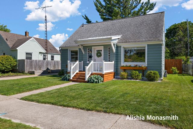 938 Colfax Avenue, Grand Haven, MI 49417