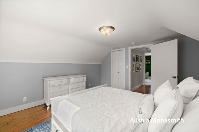 938 Colfax Avenue, Grand Haven, MI 49417