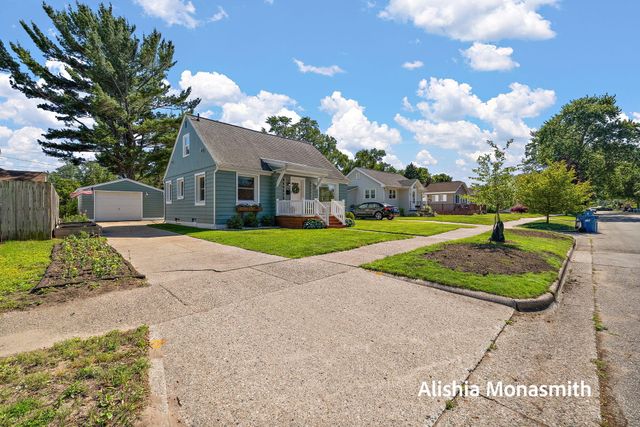 938 Colfax Avenue, Grand Haven, MI 49417