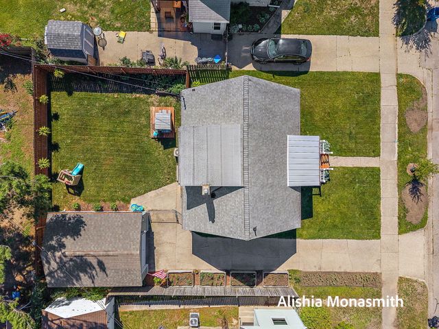 938 Colfax Avenue, Grand Haven, MI 49417