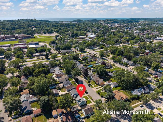 938 Colfax Avenue, Grand Haven, MI 49417