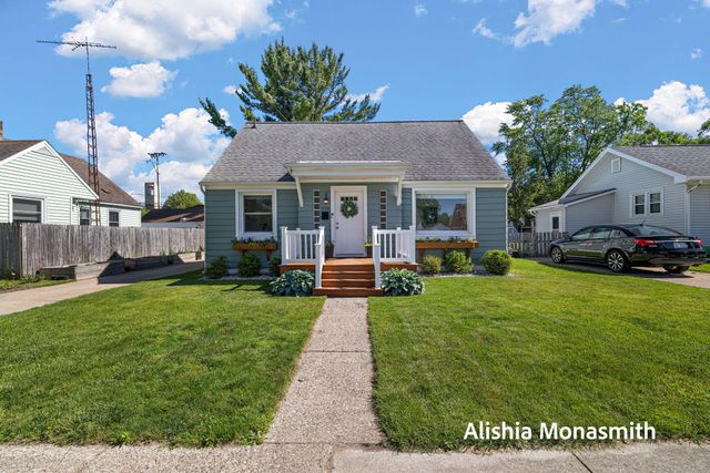 938 Colfax Avenue, Grand Haven, MI 49417