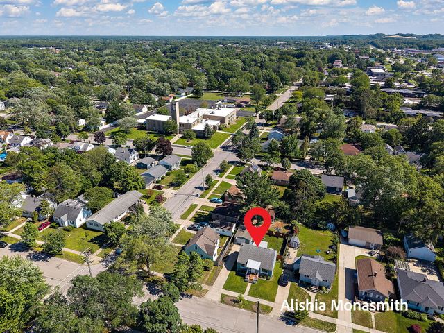 938 Colfax Avenue, Grand Haven, MI 49417
