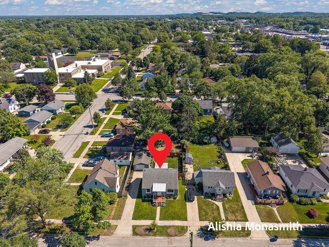 938 Colfax Avenue, Grand Haven, MI 49417
