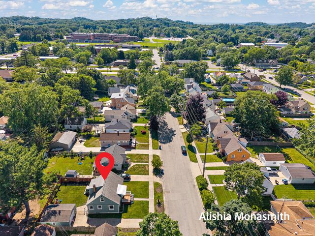 938 Colfax Avenue, Grand Haven, MI 49417