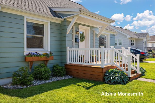 938 Colfax Avenue, Grand Haven, MI 49417