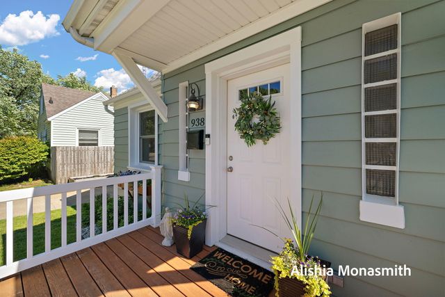 938 Colfax Avenue, Grand Haven, MI 49417