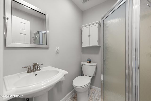 401 Bay Shore Drive 18B, Barnegat, NJ 08005