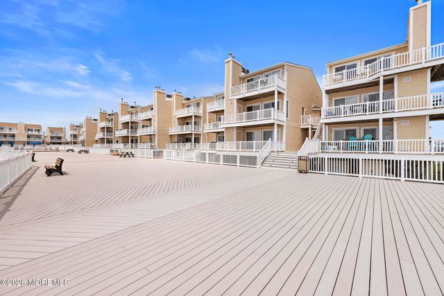401 Bay Shore Drive 18B, Barnegat, NJ 08005