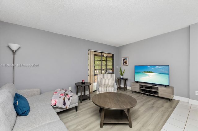 9660 S Belfort Circle 207, Tamarac, FL 33321
