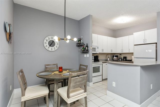 9660 S Belfort Circle 207, Tamarac, FL 33321