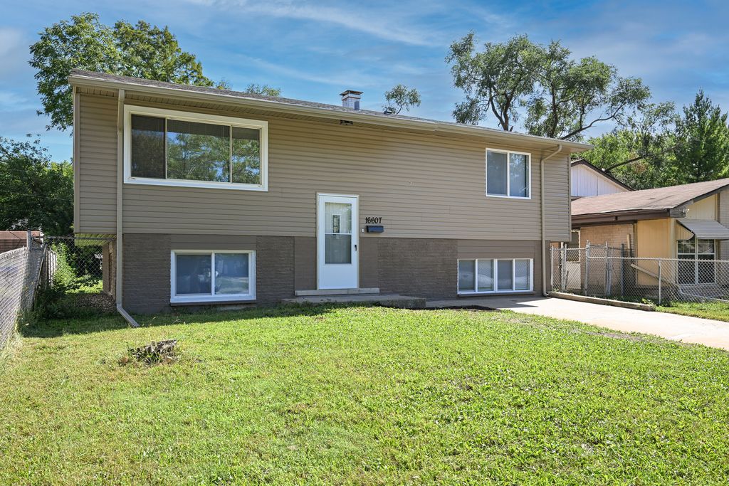 16607 Paulina Street, Markham, IL 60428