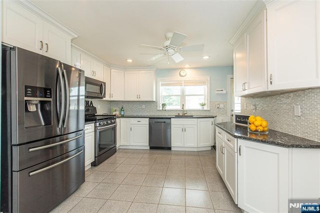 18 Sweetwood Drive, Cedar Grove, NJ 07009