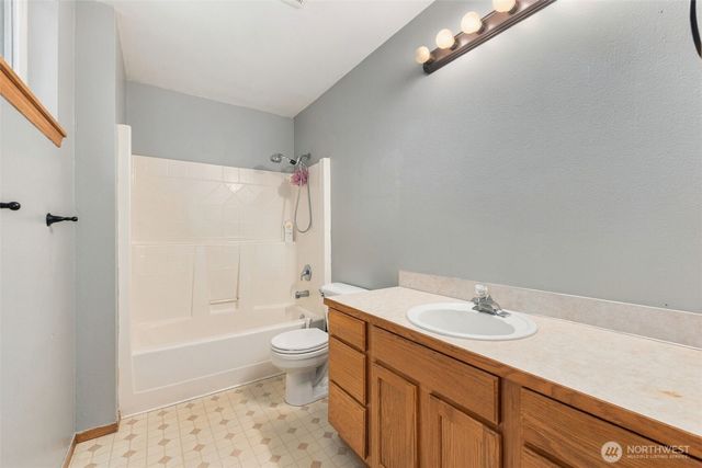 7721 Locust Avenue E, Bonney Lake, WA 98391
