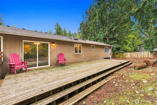 7721 Locust Avenue E, Bonney Lake, WA 98391