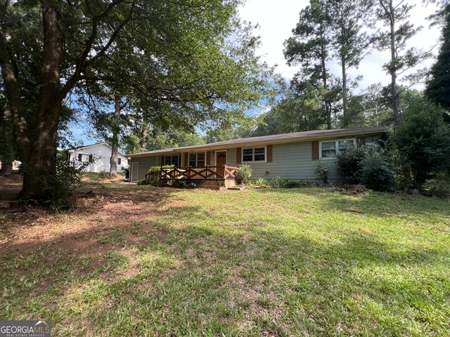 929 HONEYSUCKLE Trail, Winder, GA 30680