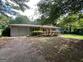 929 HONEYSUCKLE Trail, Winder, GA 30680