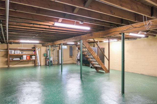 2809 Montauk Highway, Brookhaven, NY 11719