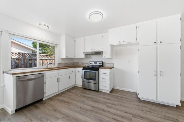 5349 Entrada Oleandros, San Jose, CA 95123