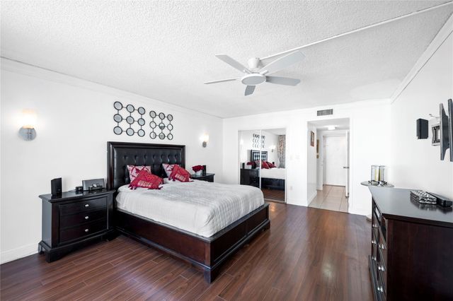 2801 NE 183rd St 1502W, Aventura, FL 33160