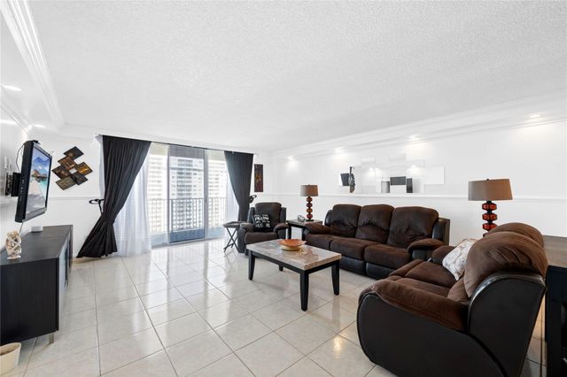 2801 NE 183rd St 1502W, Aventura, FL 33160