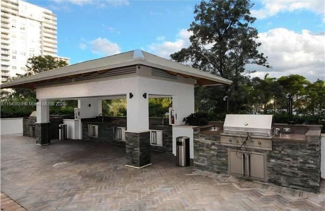 2801 NE 183rd St 1502W, Aventura, FL 33160