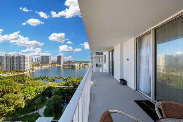 2801 NE 183rd St 1502W, Aventura, FL 33160