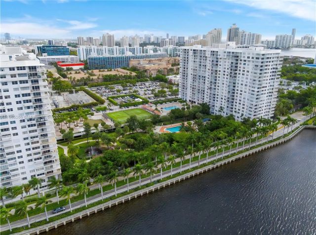 2801 NE 183rd St 1502W, Aventura, FL 33160