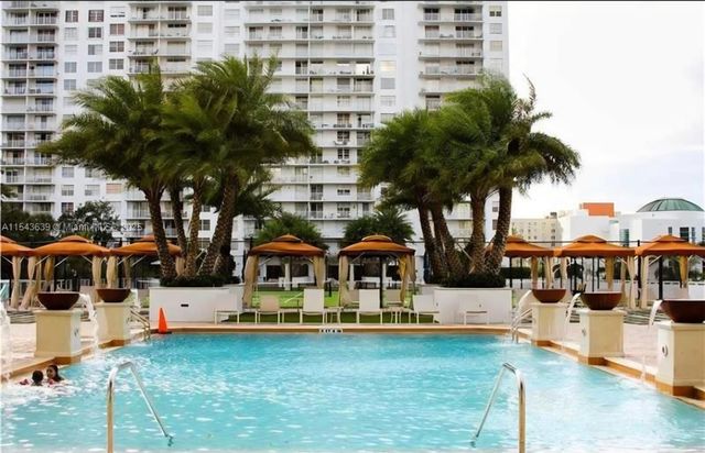 2801 NE 183rd St 1502W, Aventura, FL 33160