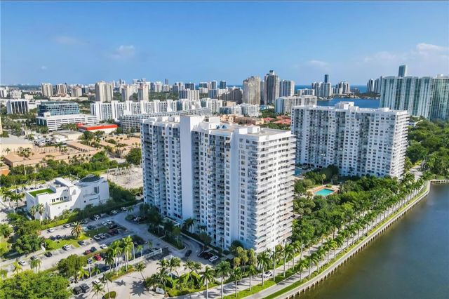 2801 NE 183rd St 1502W, Aventura, FL 33160