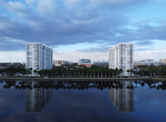 2801 NE 183rd St 1502W, Aventura, FL 33160