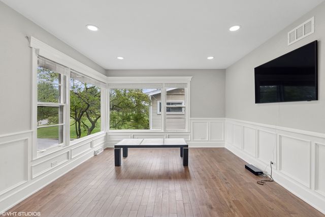 932 60th Place, Downers Grove, IL 60516