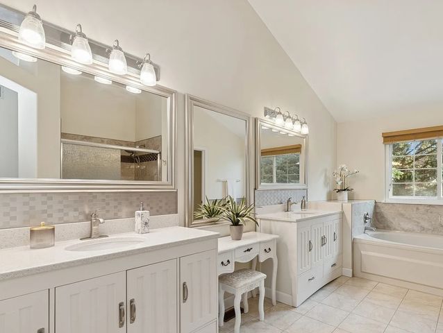 1575 Sage Court, Gurnee, IL 60031