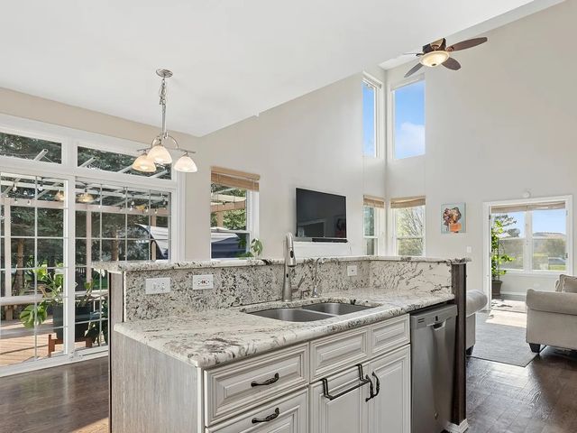 1575 Sage Court, Gurnee, IL 60031