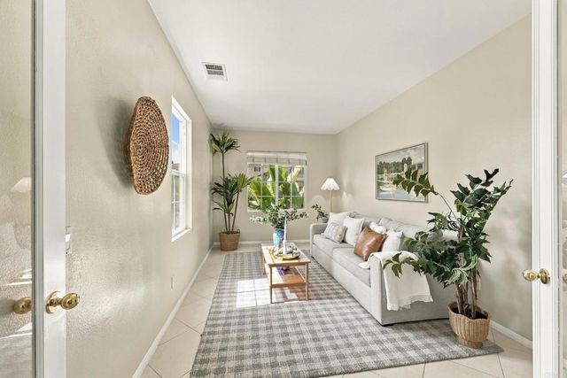 437 Corte Calypso, Chula Vista, CA 91914