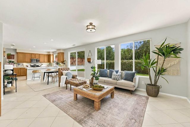 437 Corte Calypso, Chula Vista, CA 91914