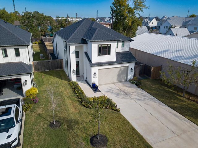 8810 Carousel Lane A, Houston, TX 77080