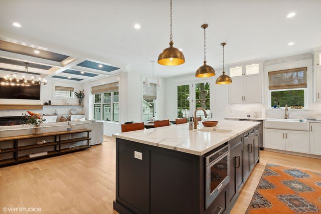 964 S Hillside Avenue, Elmhurst, IL 60126