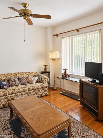 9421 Brombach Street, Hamtramck, MI 48212