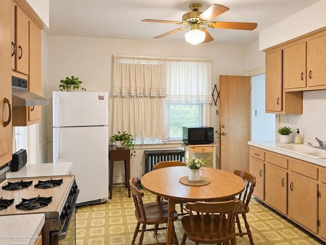 9421 Brombach Street, Hamtramck, MI 48212