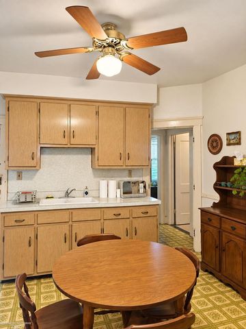 9421 Brombach Street, Hamtramck, MI 48212