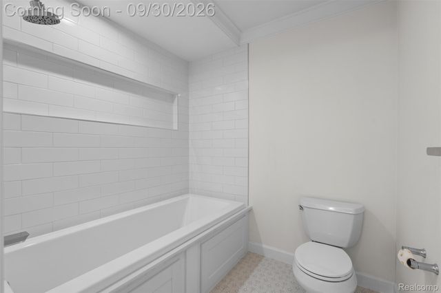 3250 Chestnut Run Drive, Bloomfield Charter Township, MI 48302